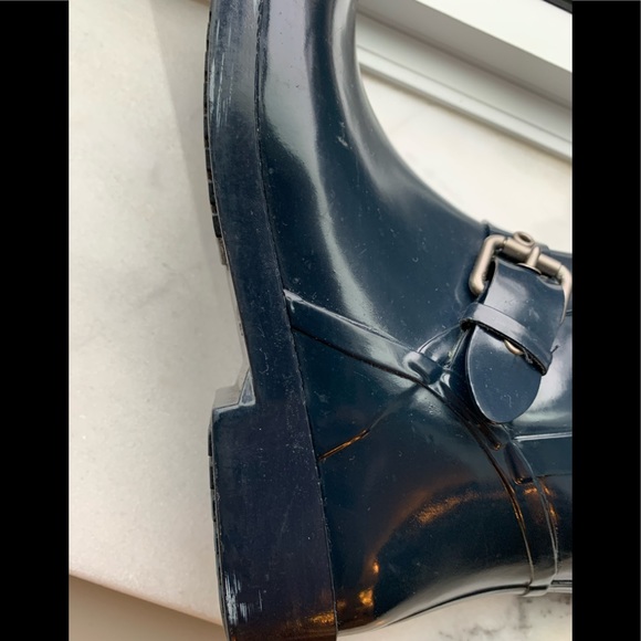 Boots - Picture 3 of 7